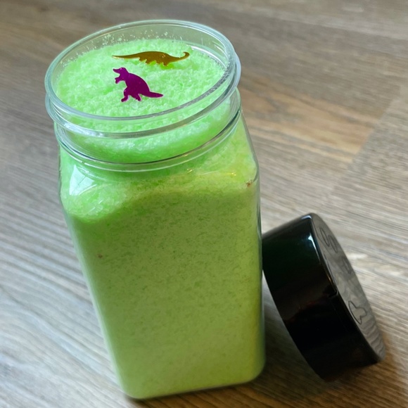 Rawr Means I Love You In Dinosaur Bubbling Bath Salts - Picture 3 of 4